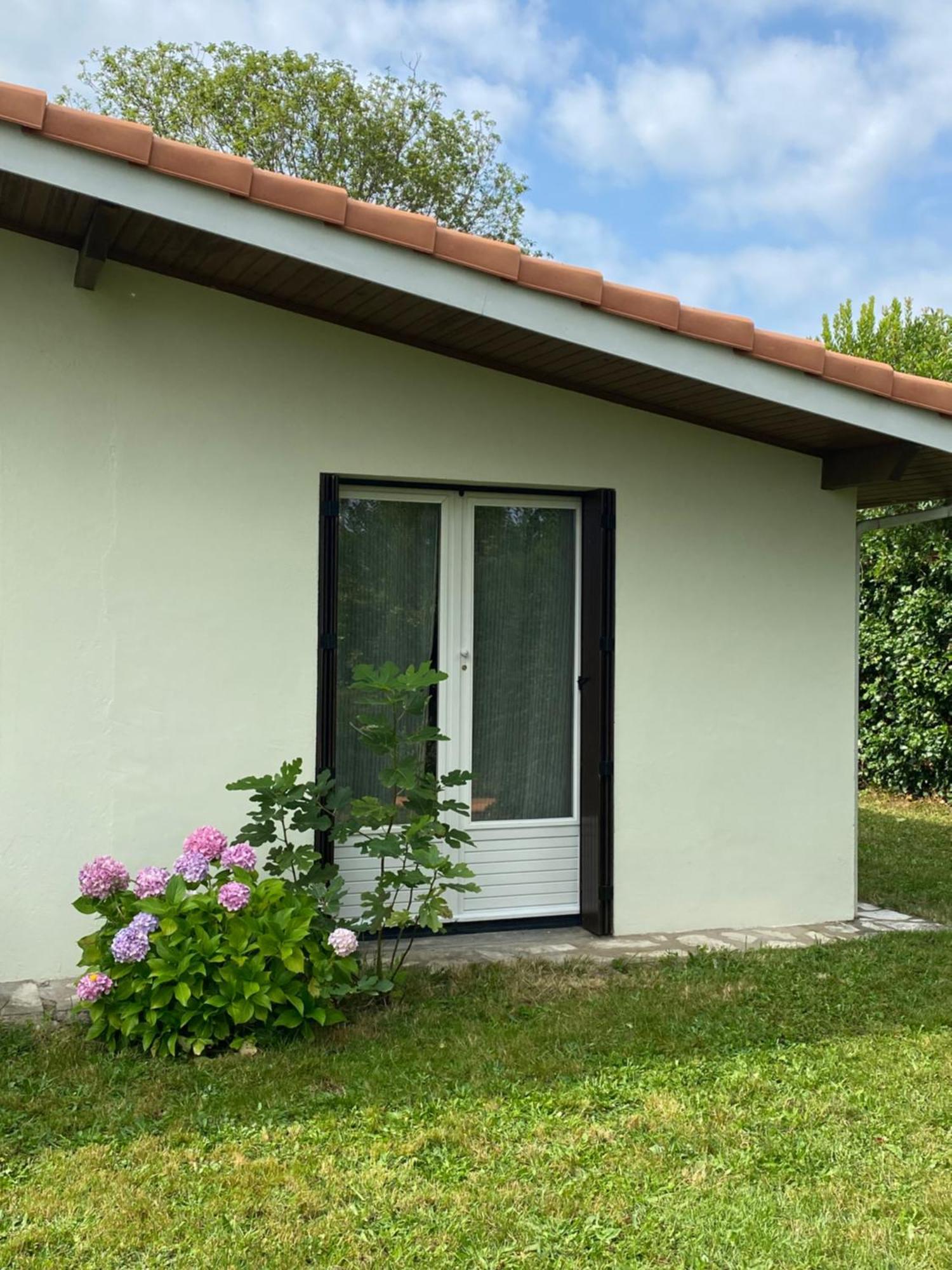 Appartement Avec Jardin Льо Порж Екстериор снимка